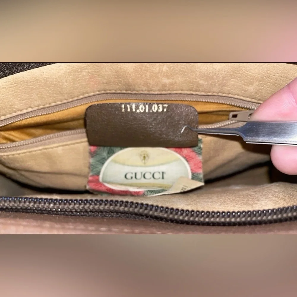 Authentic Vintage Gucci Clutch/Pouch, GG monogram, English Tan Trim - Picture 7 of 10